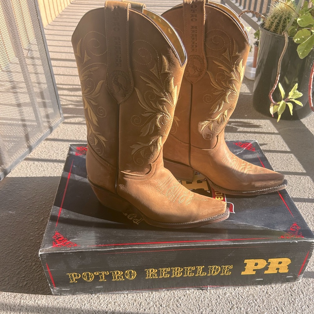 Women's Brown Heeled Boots